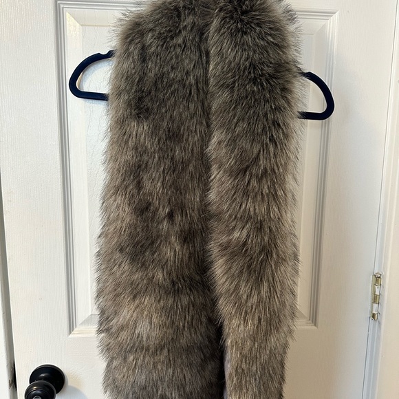 Halogen Faux Fur shawl in Gray - Picture 1 of 3
